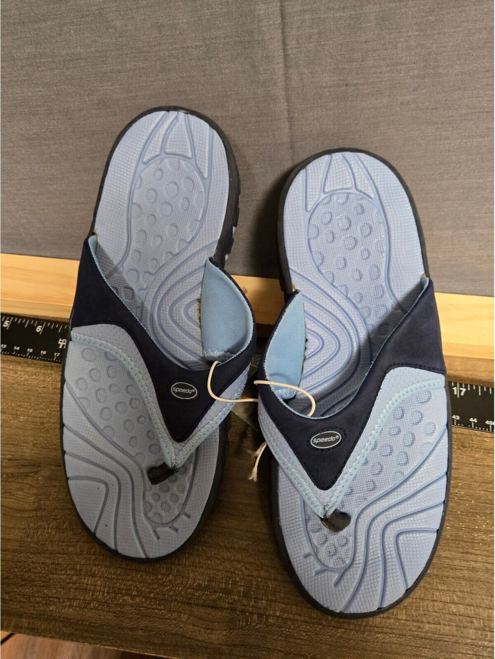Speedo blue and gray thong sandals size 7 Women NWT